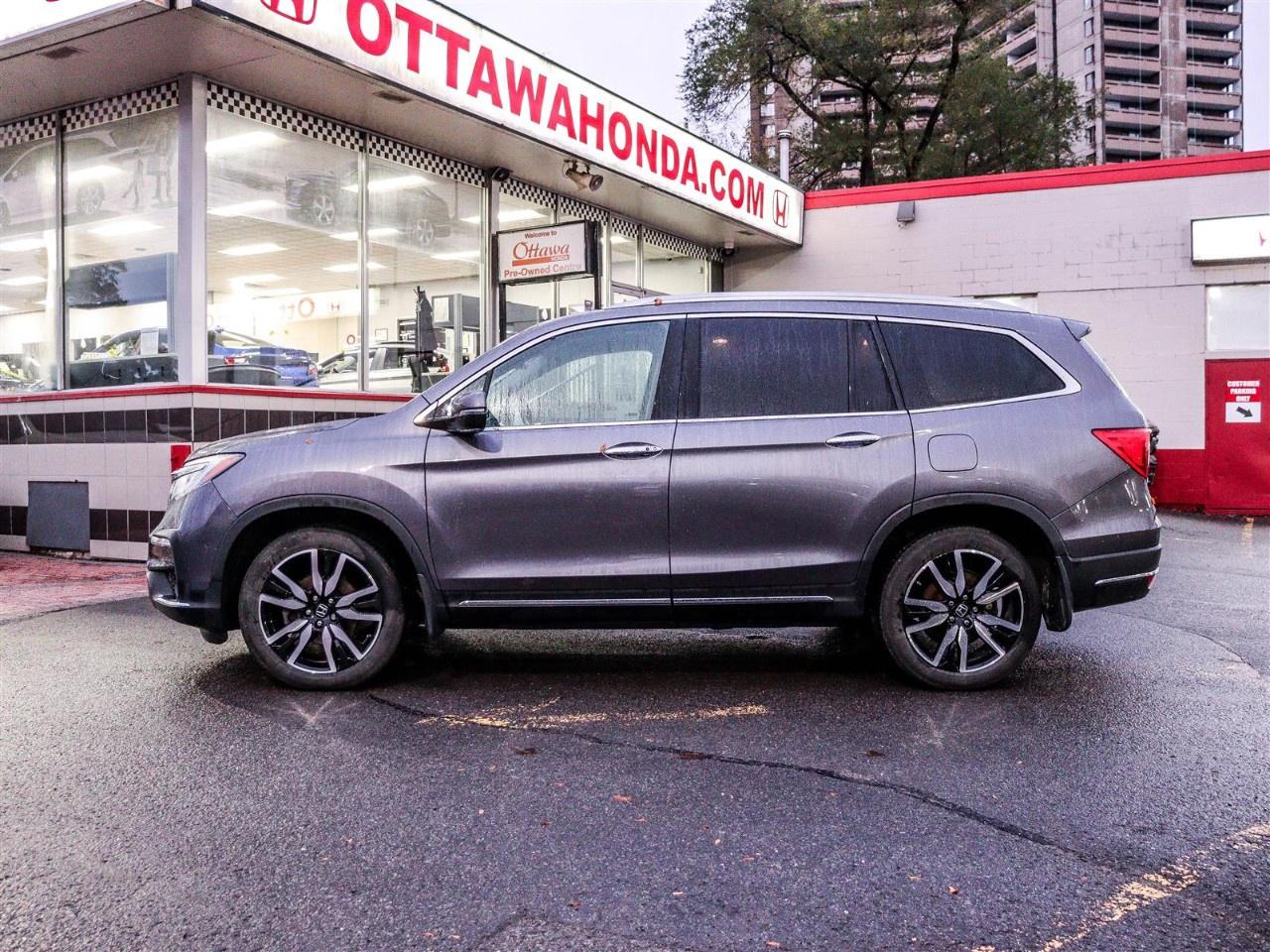 2022 Honda Pilot Touring 7-Passenger AWD Photo