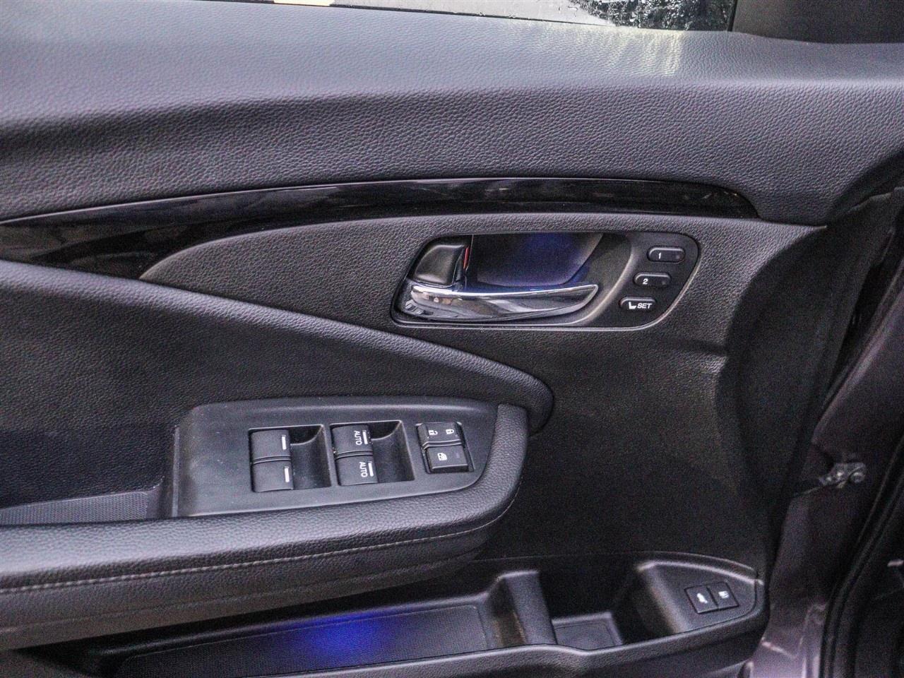 2022 Honda Pilot Touring 7-Passenger AWD Photo