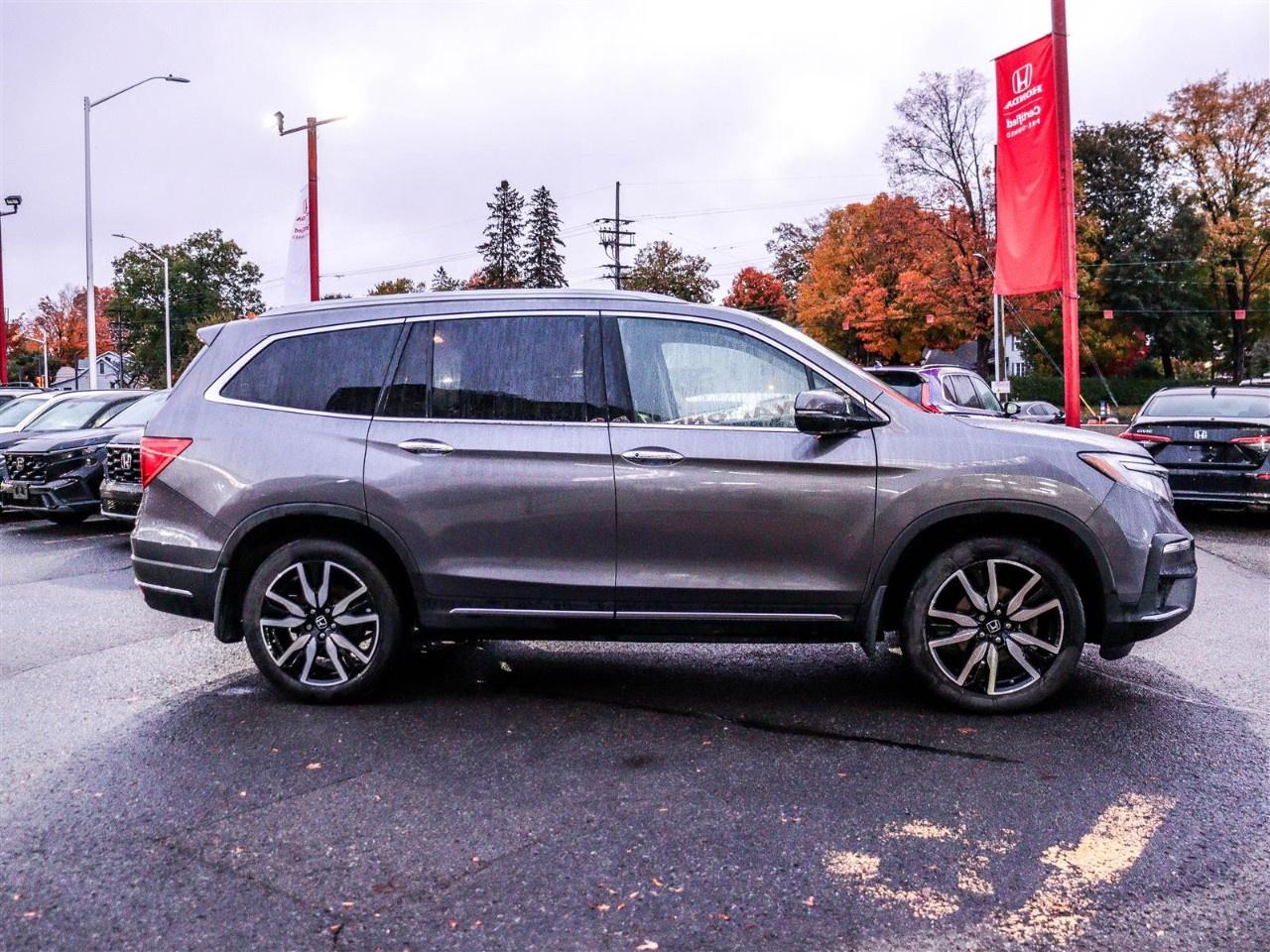 2022 Honda Pilot Touring 7-Passenger AWD Photo