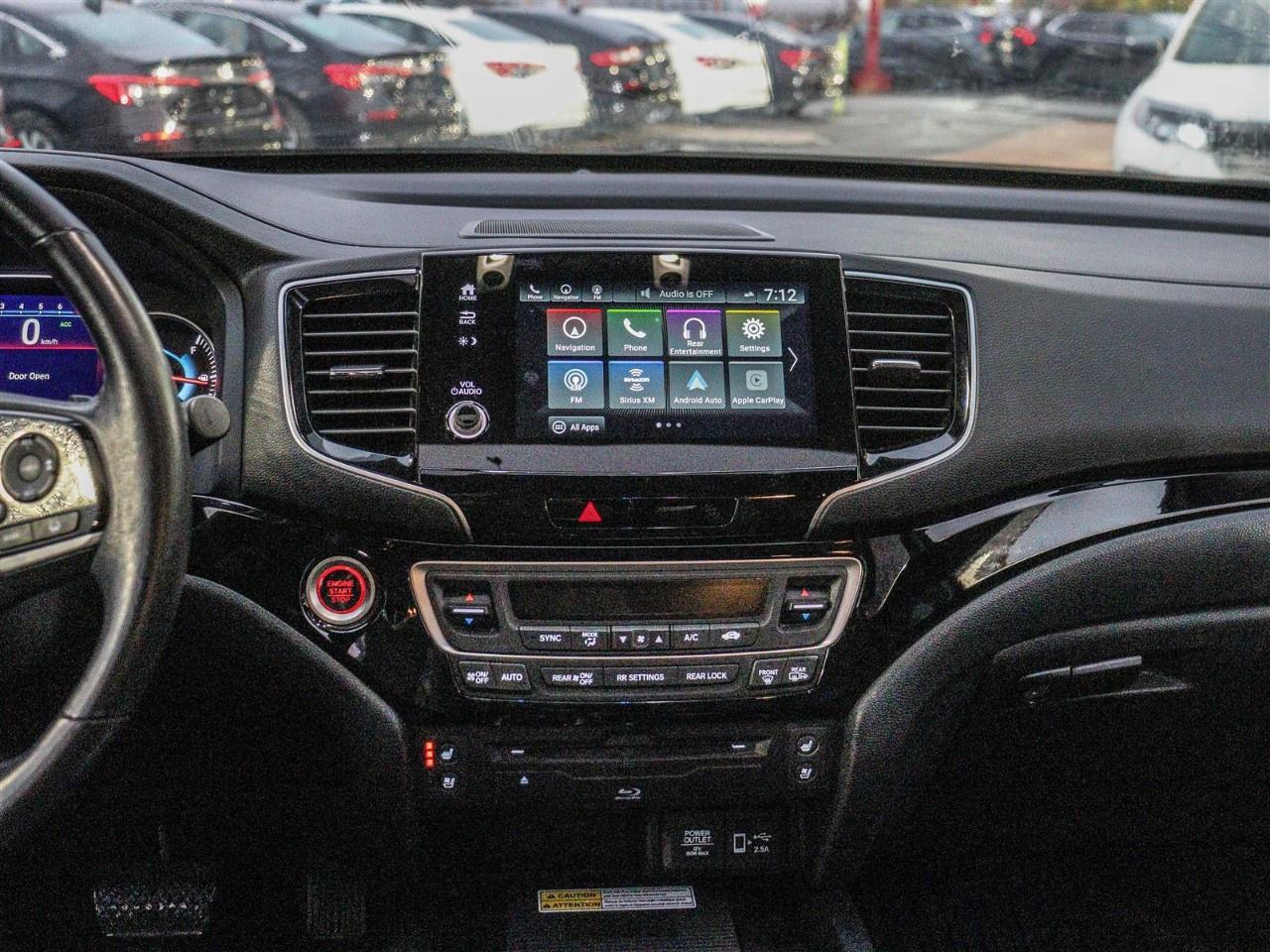 2022 Honda Pilot Touring 7-Passenger AWD Photo