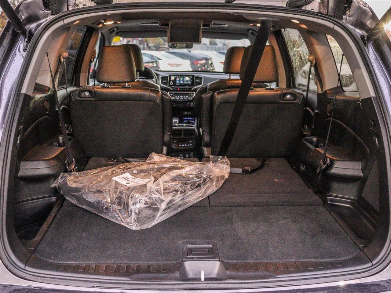 2022 Honda Pilot Touring 7-Passenger AWD Photo