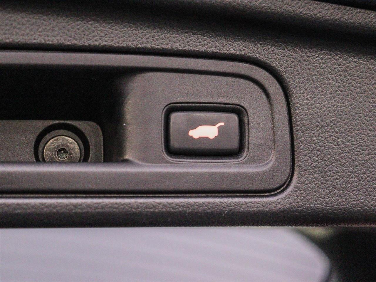 2022 Honda Pilot Touring 7-Passenger AWD Photo