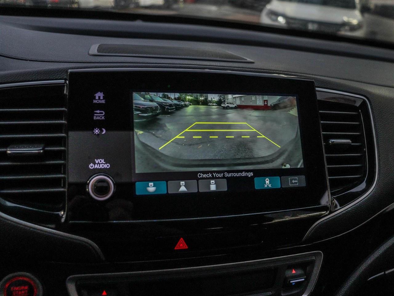 2022 Honda Pilot Touring 7-Passenger AWD Photo