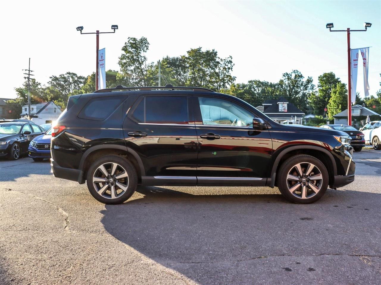 2023 Honda Pilot Touring AWD Photo