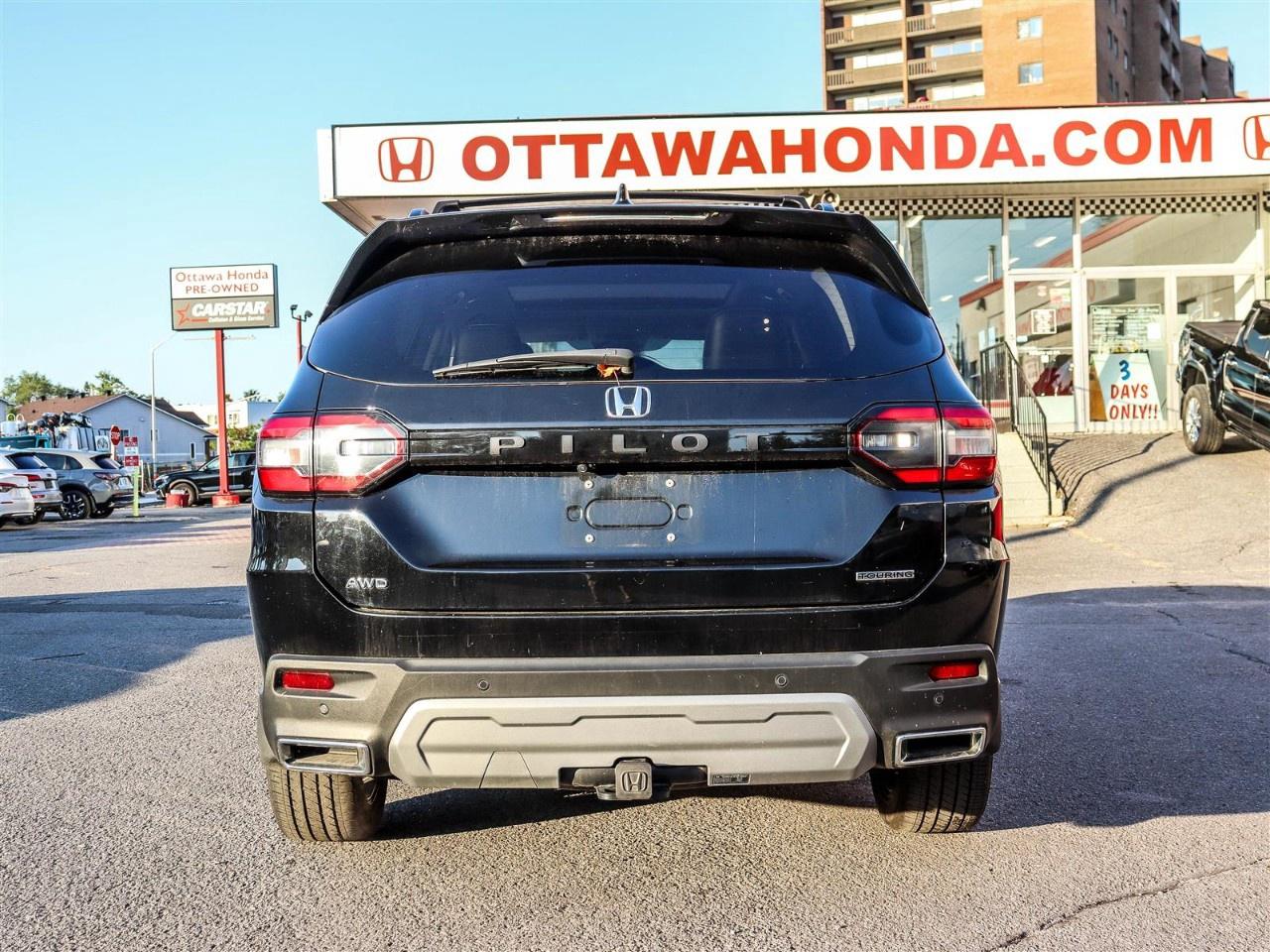 2023 Honda Pilot Touring AWD Photo