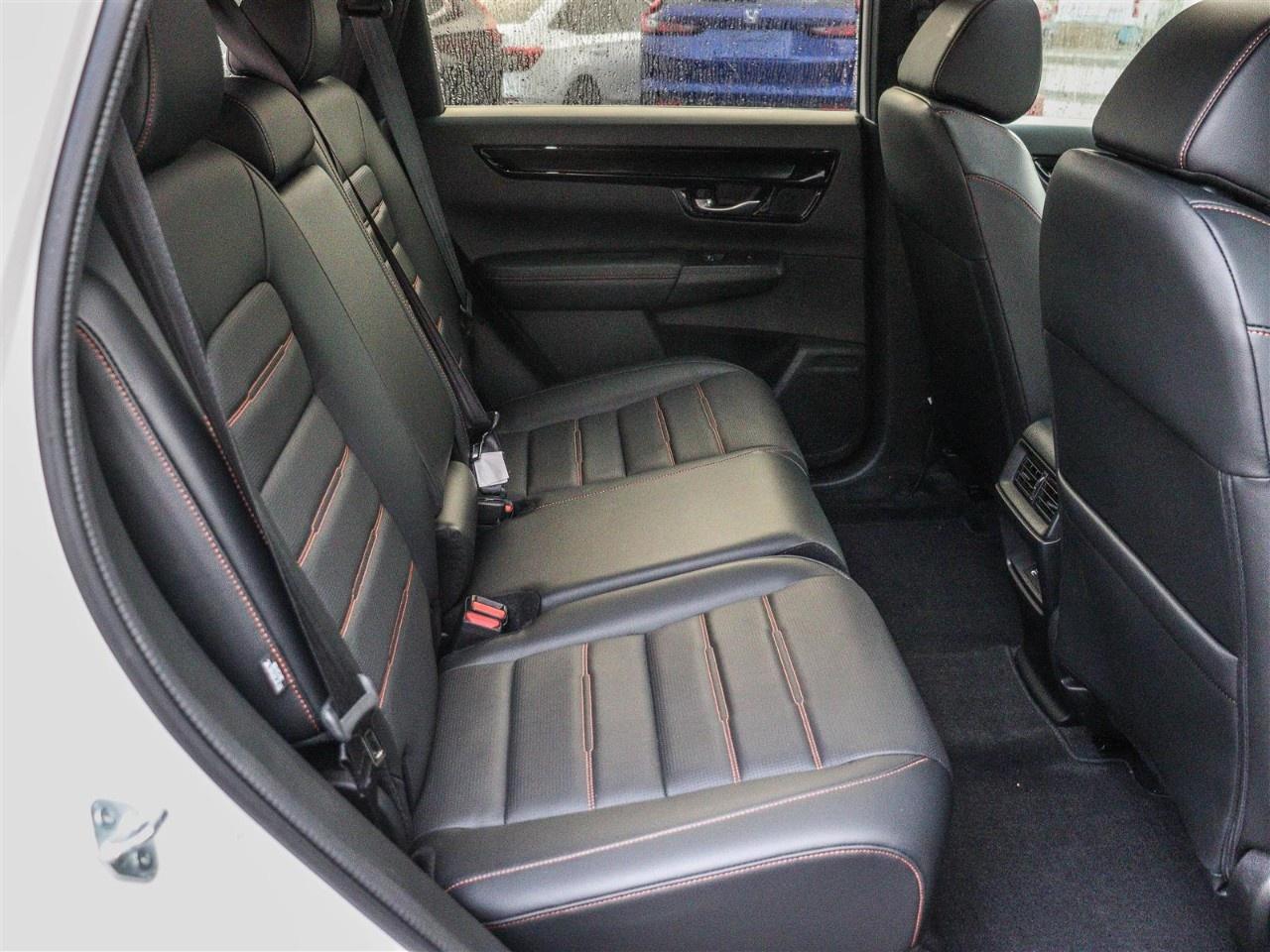 2023 Honda CR-V Hybrid Touring AWD Photo