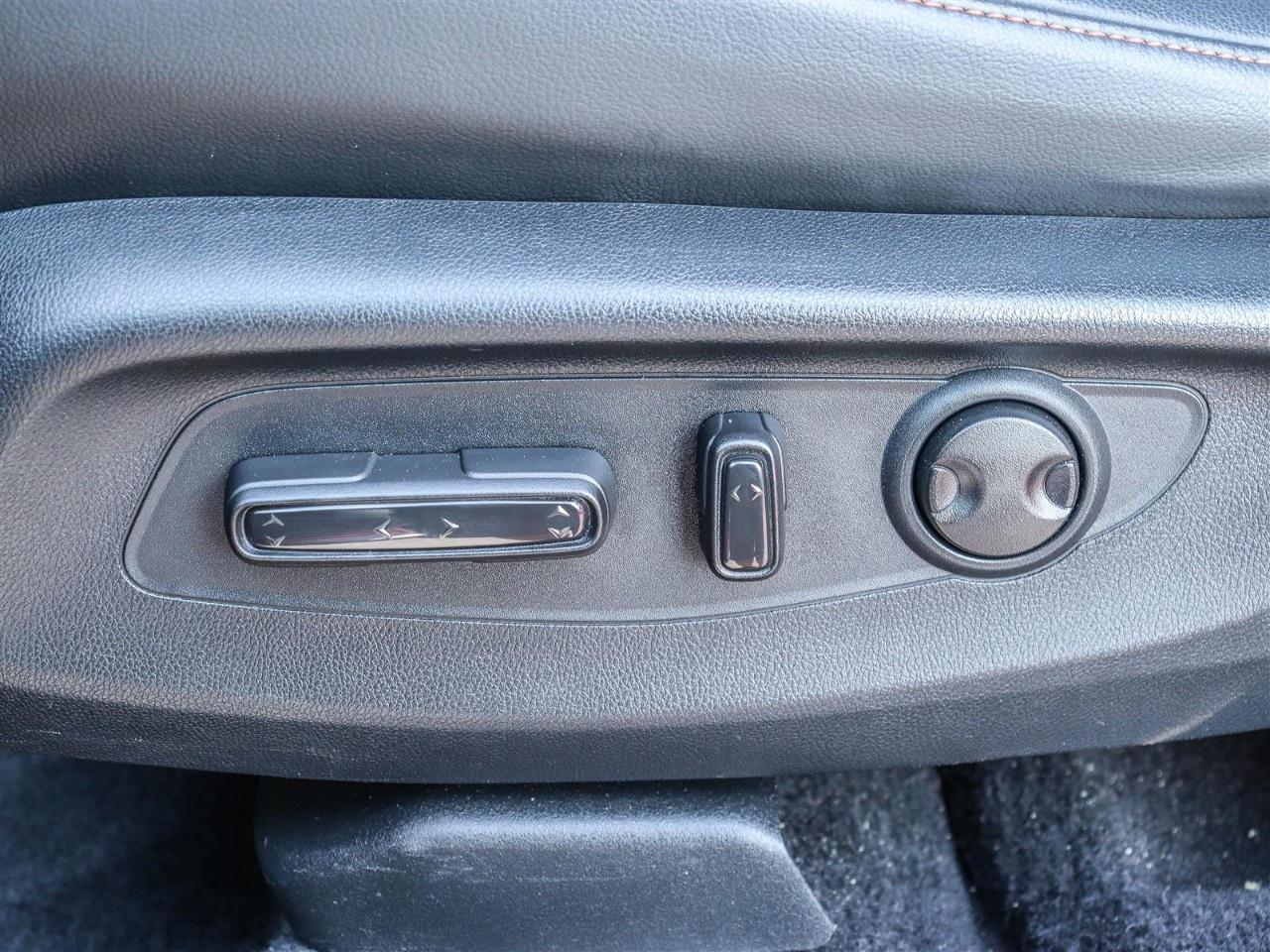 2023 Honda CR-V Hybrid Touring AWD Photo