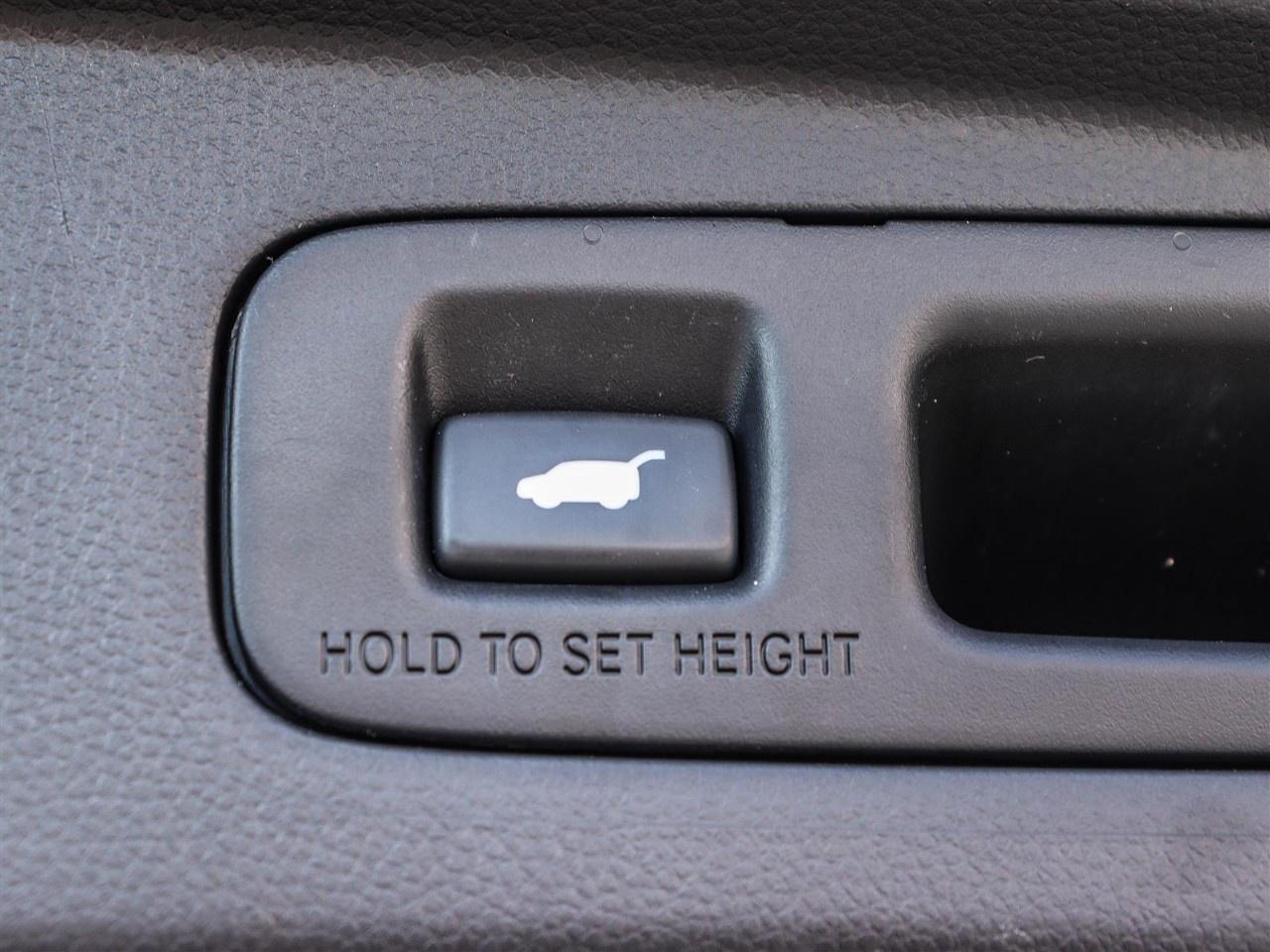 2023 Honda CR-V Hybrid Touring AWD Photo