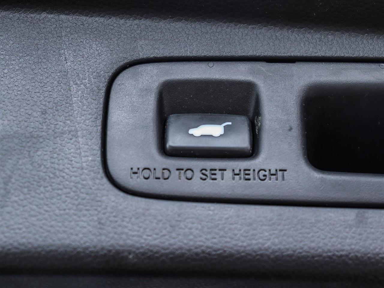 2023 Honda CR-V Hybrid Touring AWD Photo