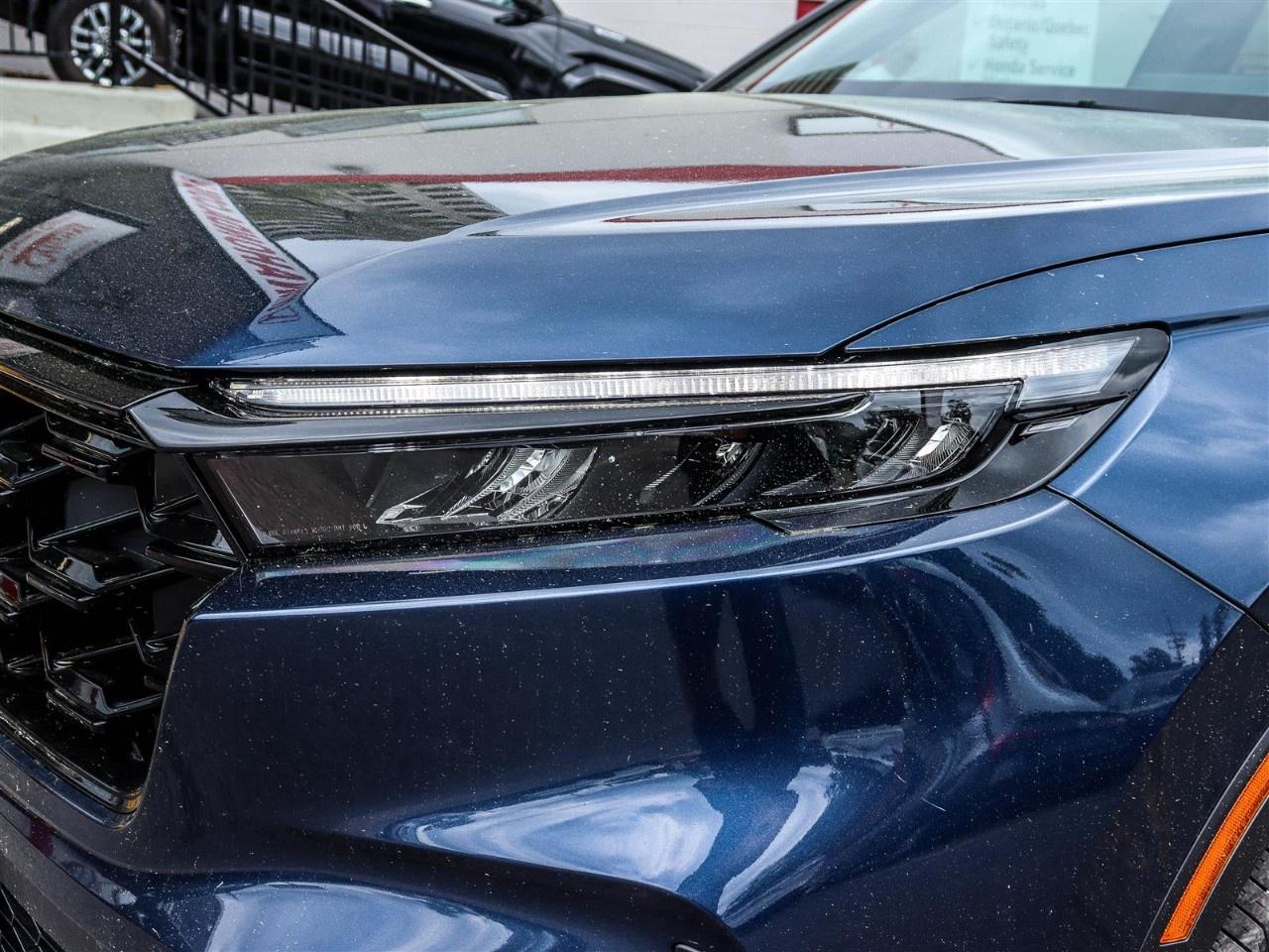 2023 Honda CR-V Hybrid Touring AWD Photo