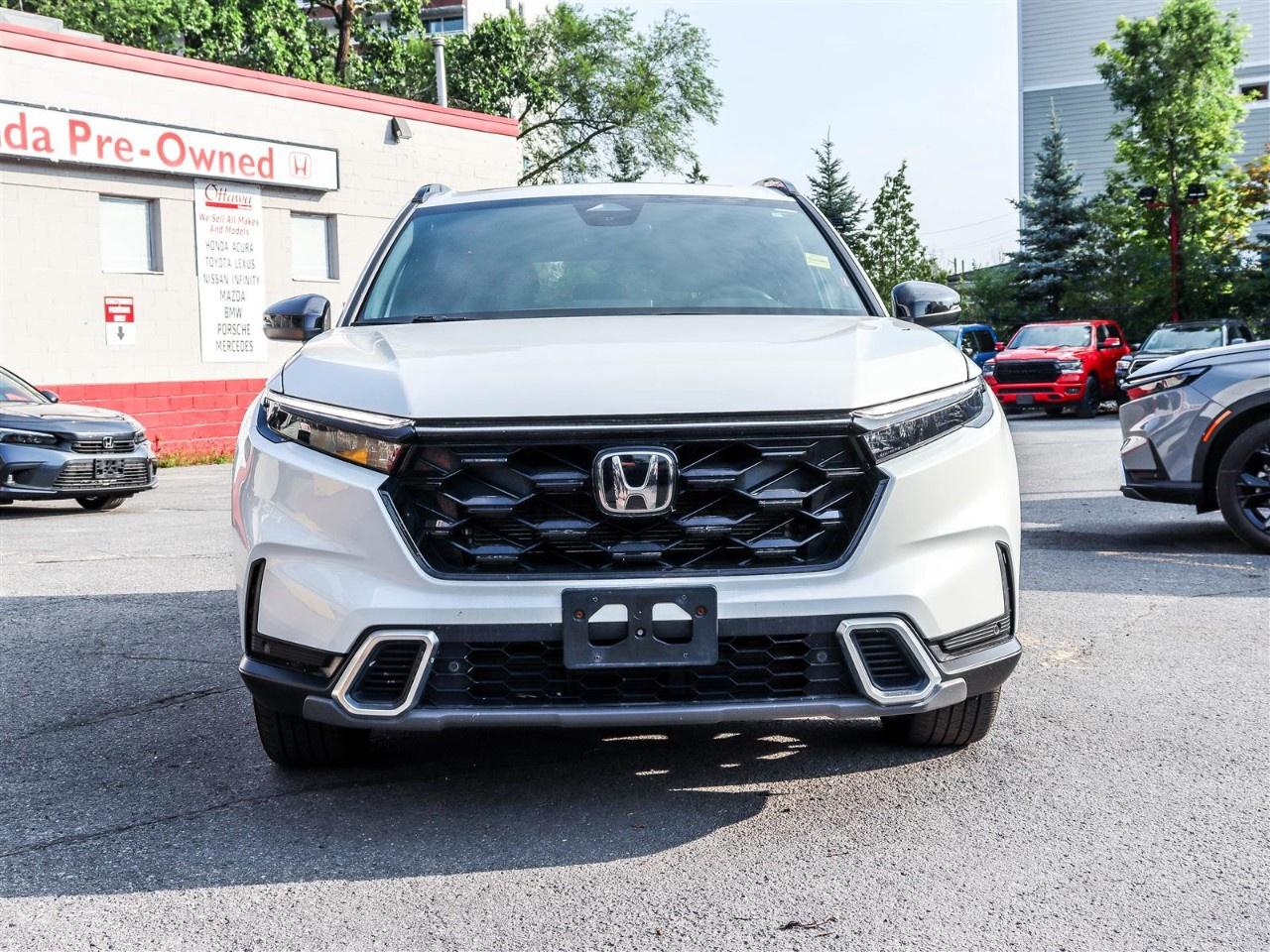 2023 Honda CR-V Hybrid Touring AWD Photo1