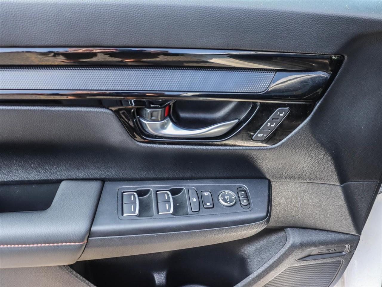 2023 Honda CR-V Hybrid Touring AWD Photo