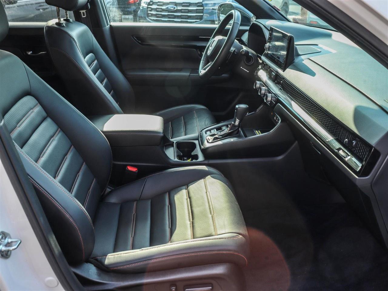 2023 Honda CR-V Hybrid Touring AWD Photo