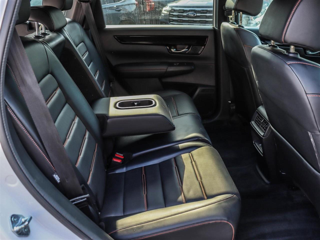 2023 Honda CR-V Hybrid Touring AWD Photo