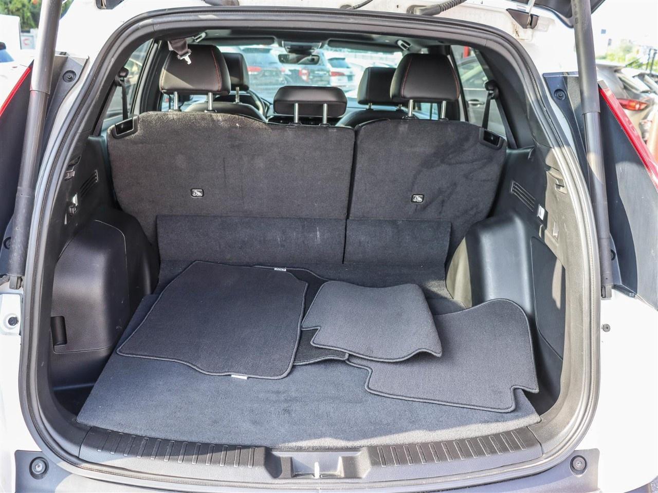 2023 Honda CR-V Hybrid Touring AWD Photo