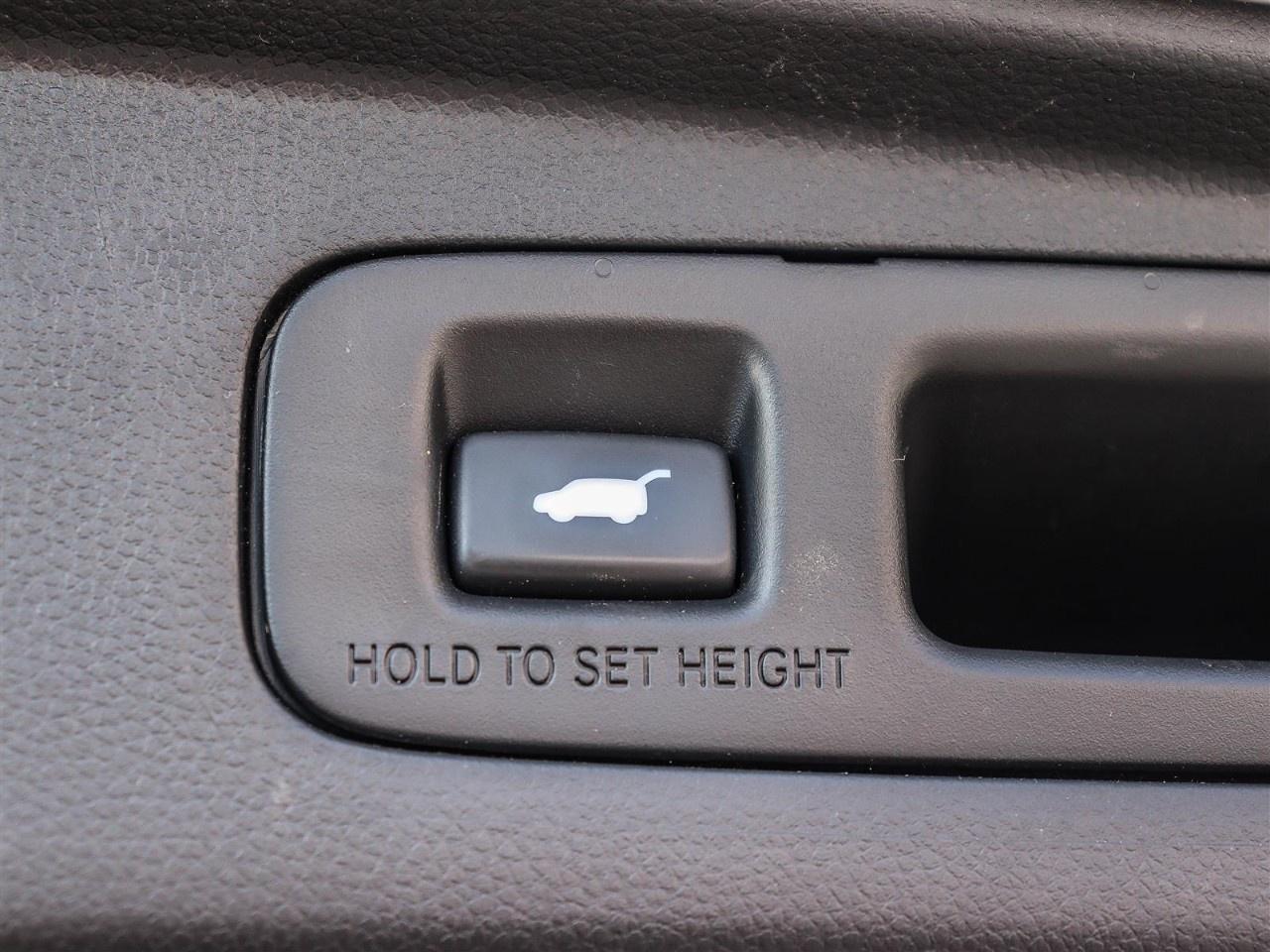 2023 Honda CR-V Hybrid Touring AWD Photo