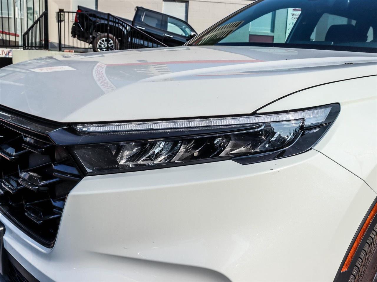 2023 Honda CR-V Hybrid Touring AWD Photo