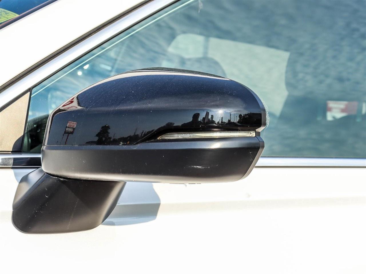 2023 Honda CR-V Hybrid Touring AWD Photo