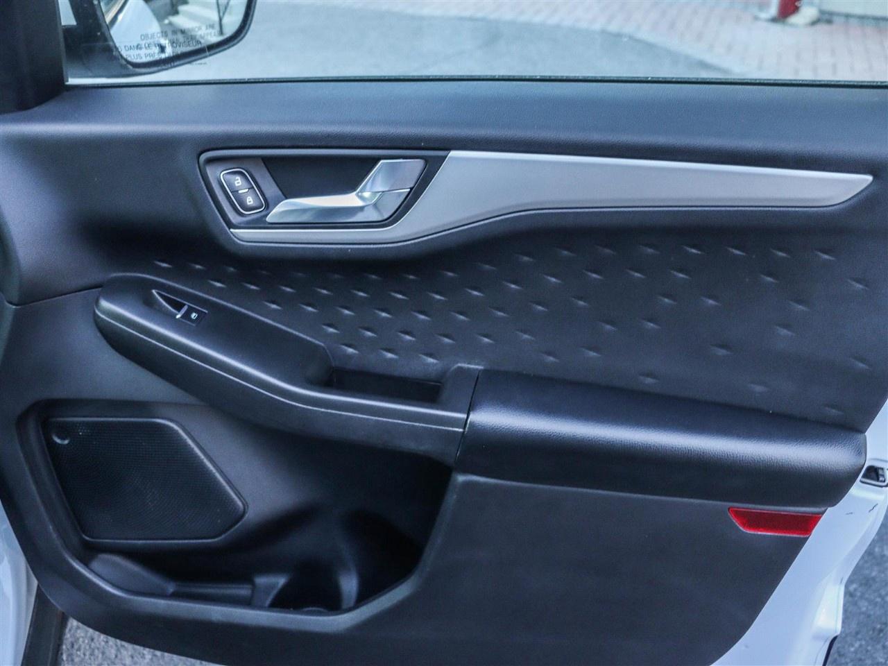 2020 Ford Escape SEL FWD Photo