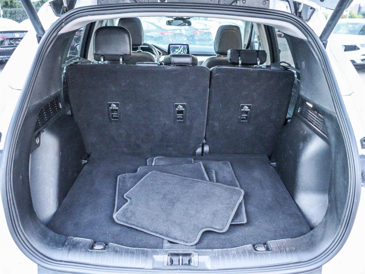 2020 Ford Escape SEL FWD Photo