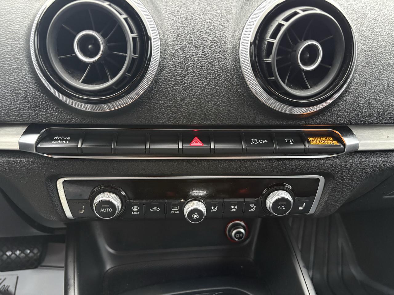 2016 Audi A3 2.0T Progressiv Photo
