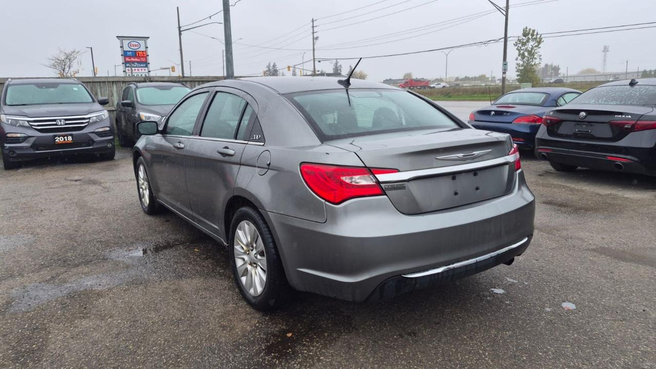 2013 Chrysler 200 LX, SEDAN, ONLY 126KMS, 4 CYLINDER, CERTIFIED Photo