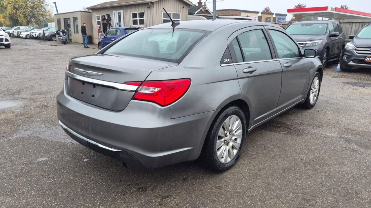 2013 Chrysler 200 LX, SEDAN, ONLY 126KMS, 4 CYLINDER, CERTIFIED Photo