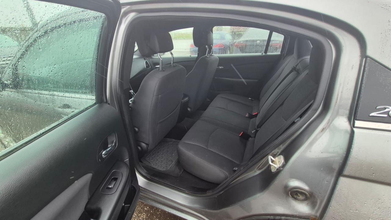 2013 Chrysler 200 LX, SEDAN, ONLY 126KMS, 4 CYLINDER, CERTIFIED Photo
