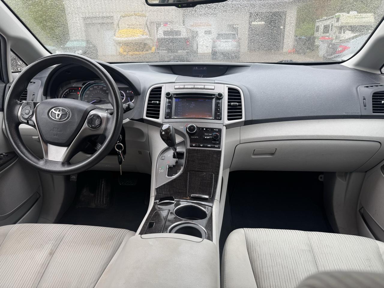 2014 Toyota Venza LE Photo