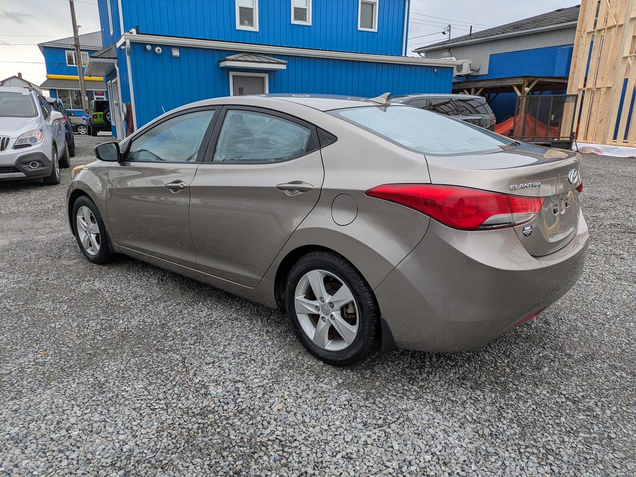 2011 Hyundai Elantra 4dr Sdn Auto GLS Photo2