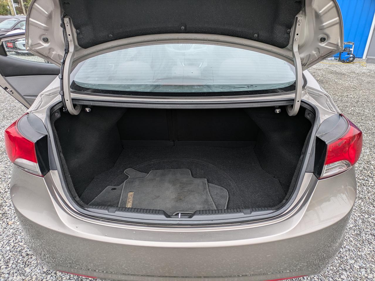 2011 Hyundai Elantra 4dr Sdn Auto GLS Photo