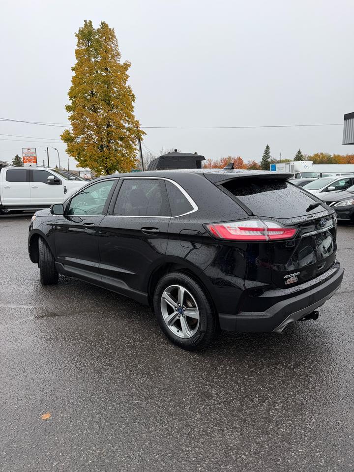 2020 Ford Edge SEL Photo2