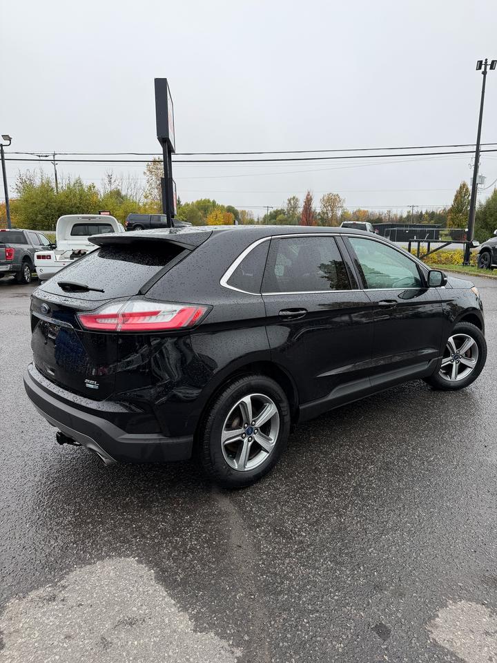 2020 Ford Edge SEL Photo4