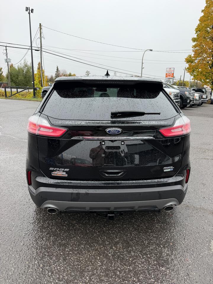 2020 Ford Edge SEL Photo3
