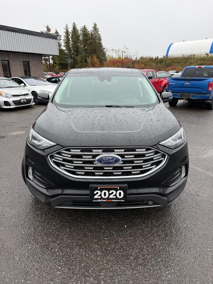 2020 Ford Edge SEL Photo