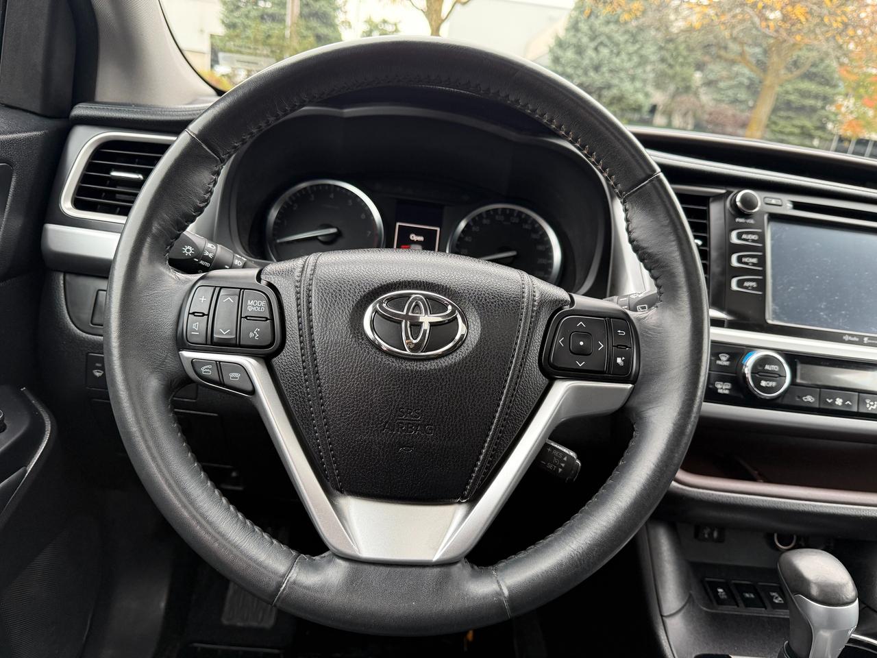 2014 Toyota Highlander AWD 4D XLE,NO ACCIDENTS,SERVICE RECORDS,CERTIFIED! Photo