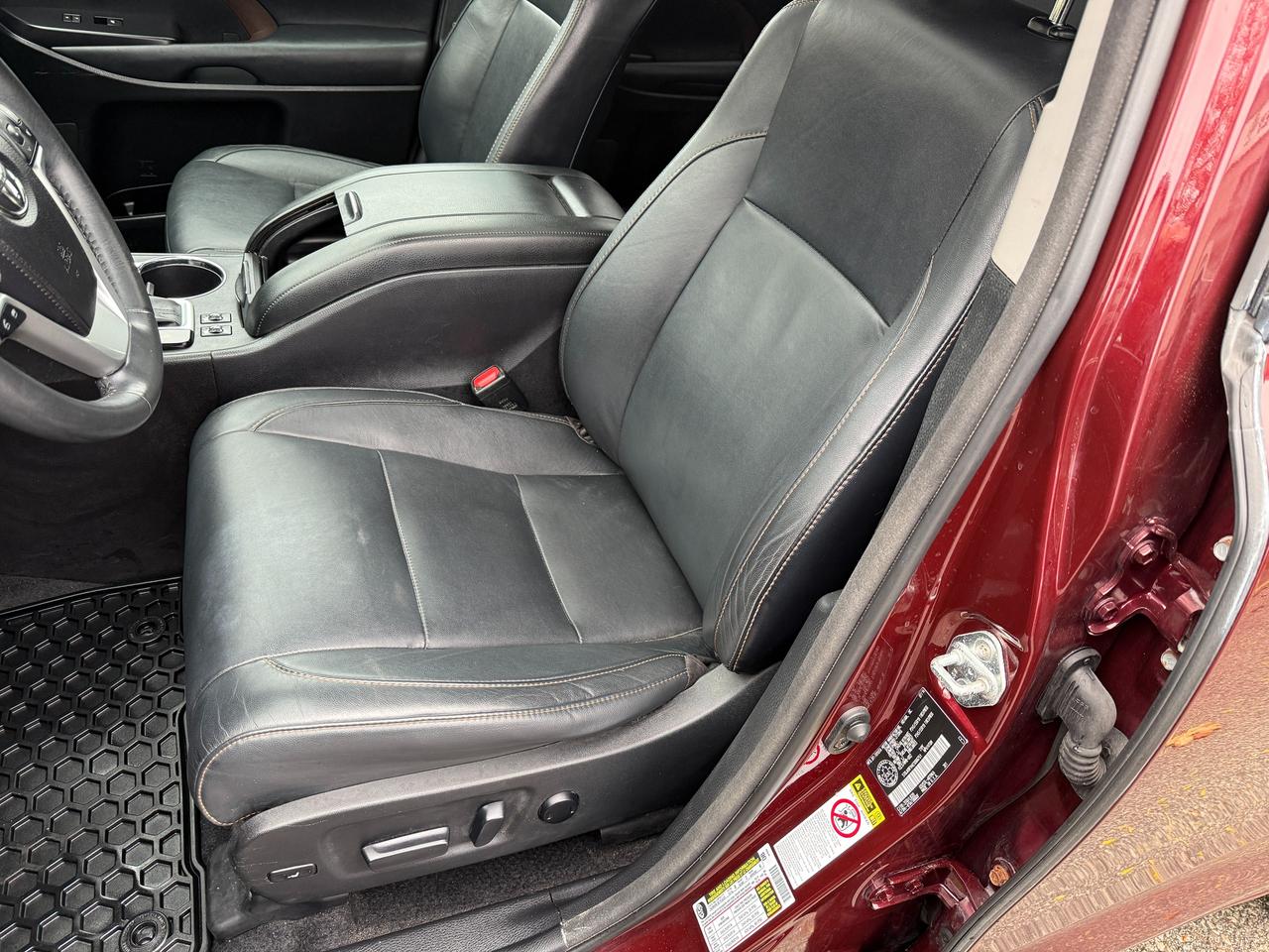 2014 Toyota Highlander AWD 4D XLE,NO ACCIDENTS,SERVICE RECORDS,CERTIFIED! Photo