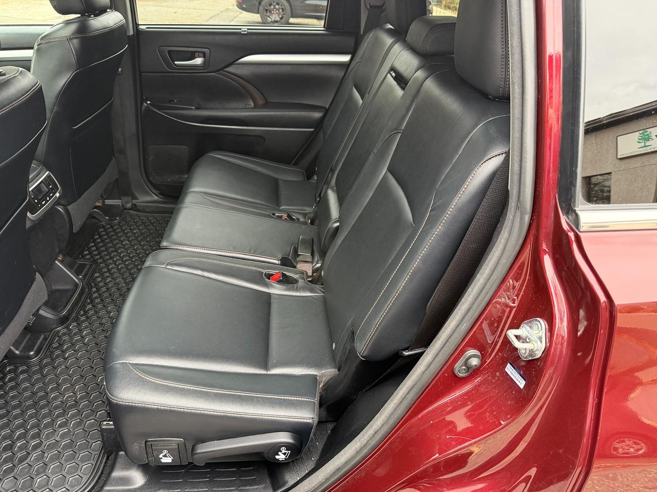 2014 Toyota Highlander AWD 4D XLE,NO ACCIDENTS,SERVICE RECORDS,CERTIFIED! Photo