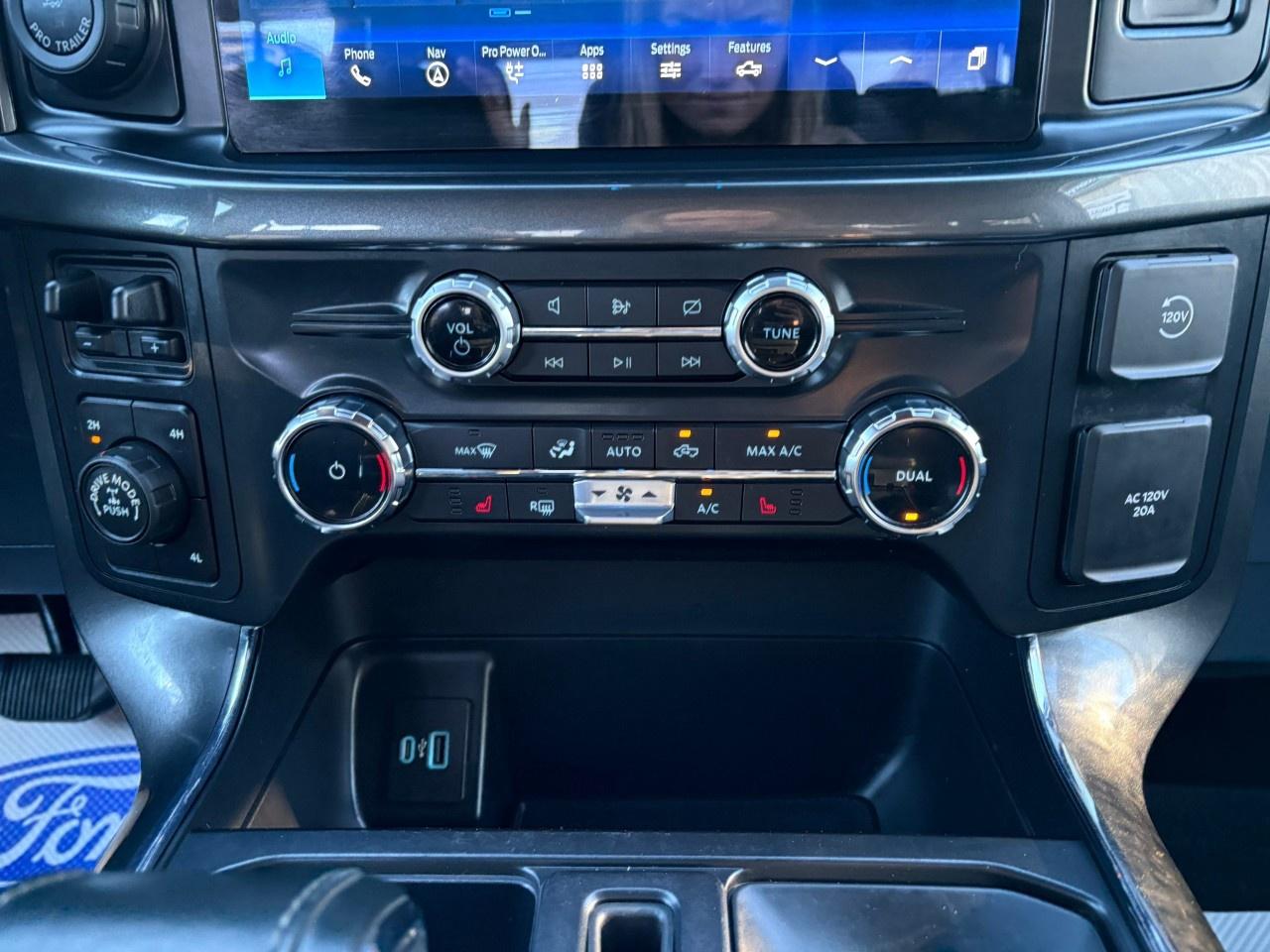 2022 Ford F-150 XLT 4WD SuperCrew 5.5' Box Photo