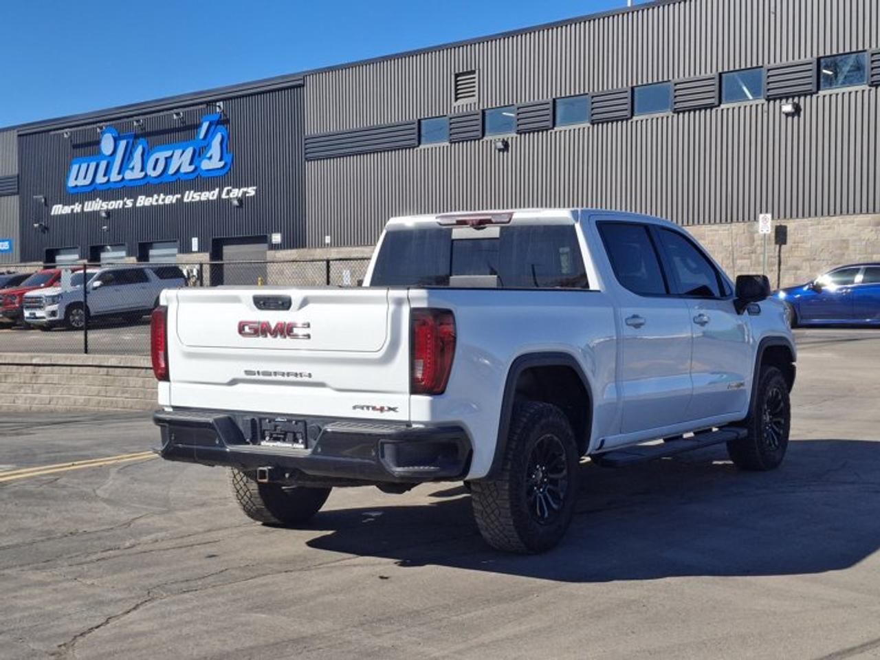 2023 GMC Sierra 1500 AT4X Crew 4X4 | 6.2L | Leather | Sunroof | Nav | HUD | 360 Camera | Cooled + Heated Seats and More ! Photo