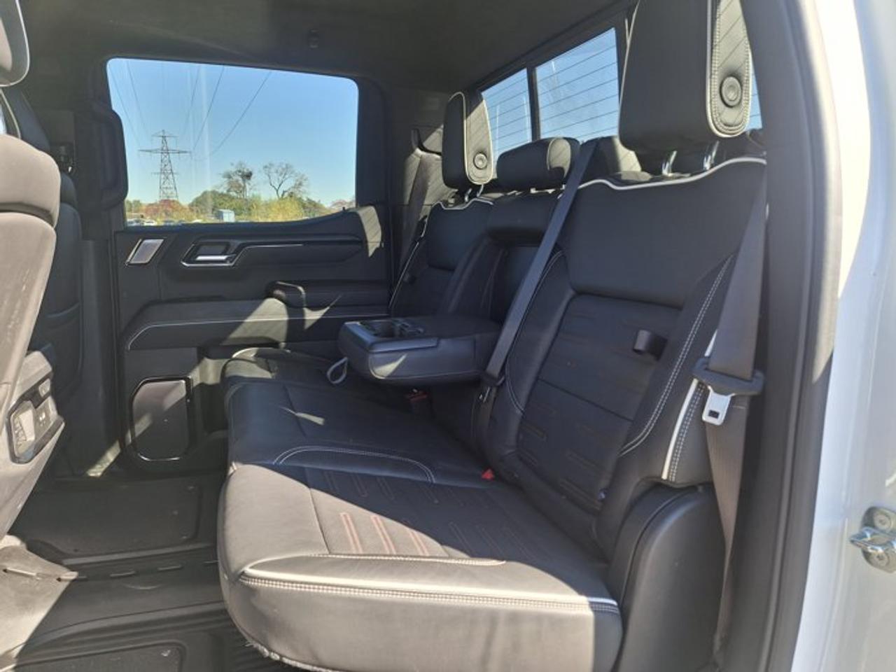 2023 GMC Sierra 1500 AT4X Crew 4X4 | 6.2L | Leather | Sunroof | Nav | HUD | 360 Camera | Cooled + Heated Seats and More ! Photo