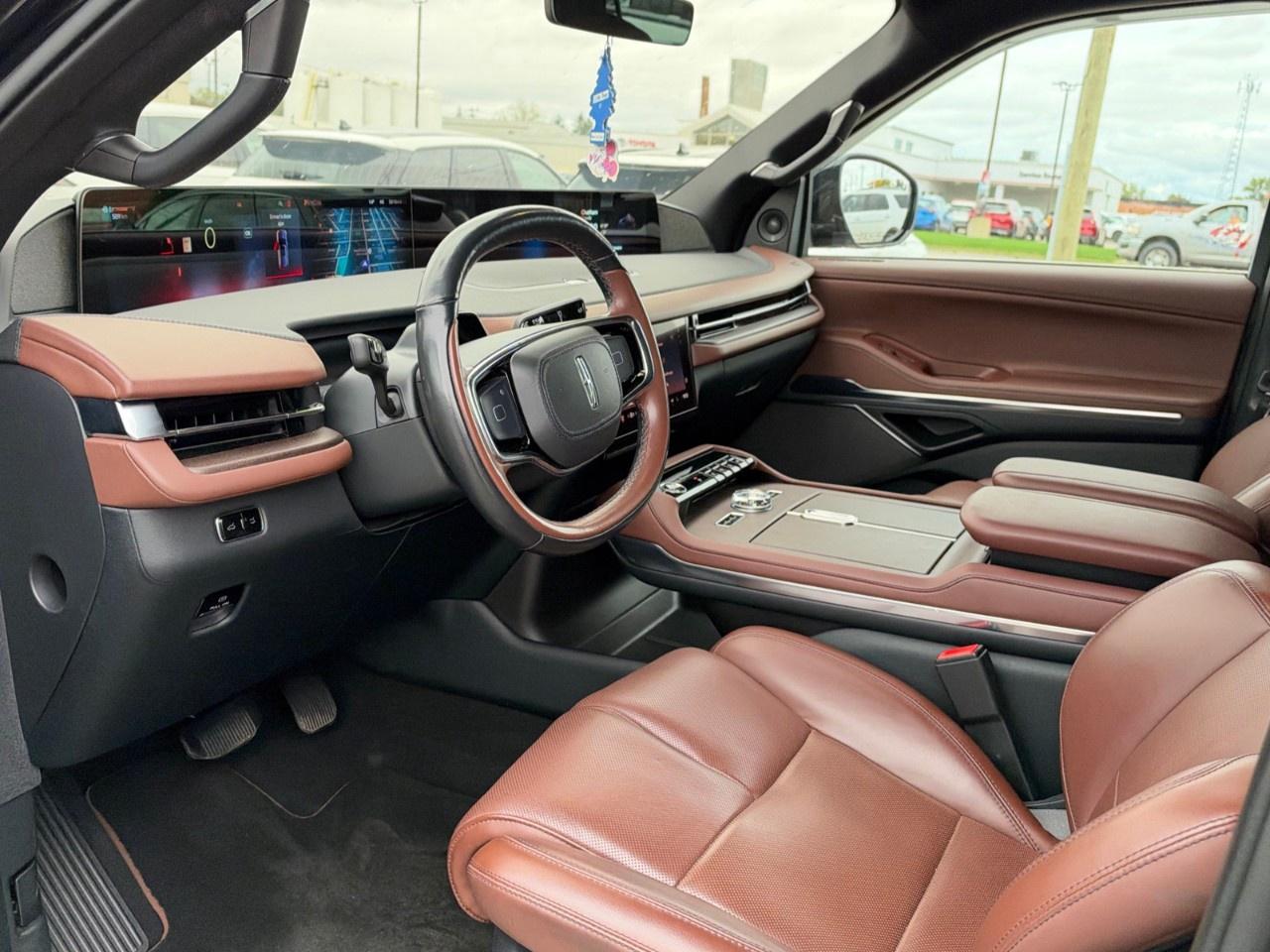 2025 Lincoln Navigator Reserve 4x4 Photo