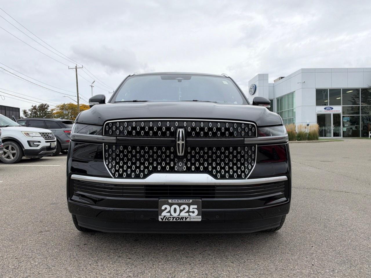2025 Lincoln Navigator Reserve 4x4 Photo