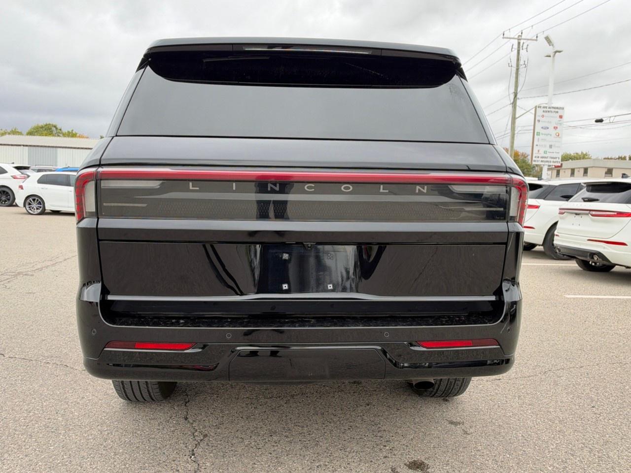 2025 Lincoln Navigator Reserve 4x4 Photo