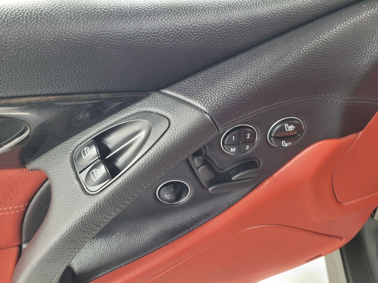 2004 Mercedes-Benz SL-Class 5.0L Photo12