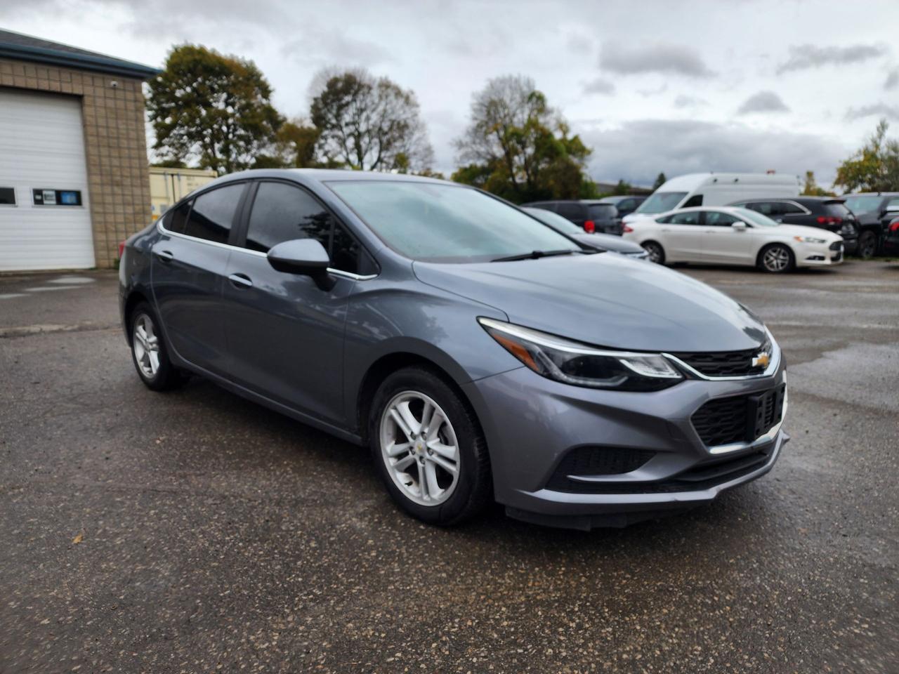 2018 Chevrolet Cruze LT l Clean Carfax l Low KMS l Reliable Photo