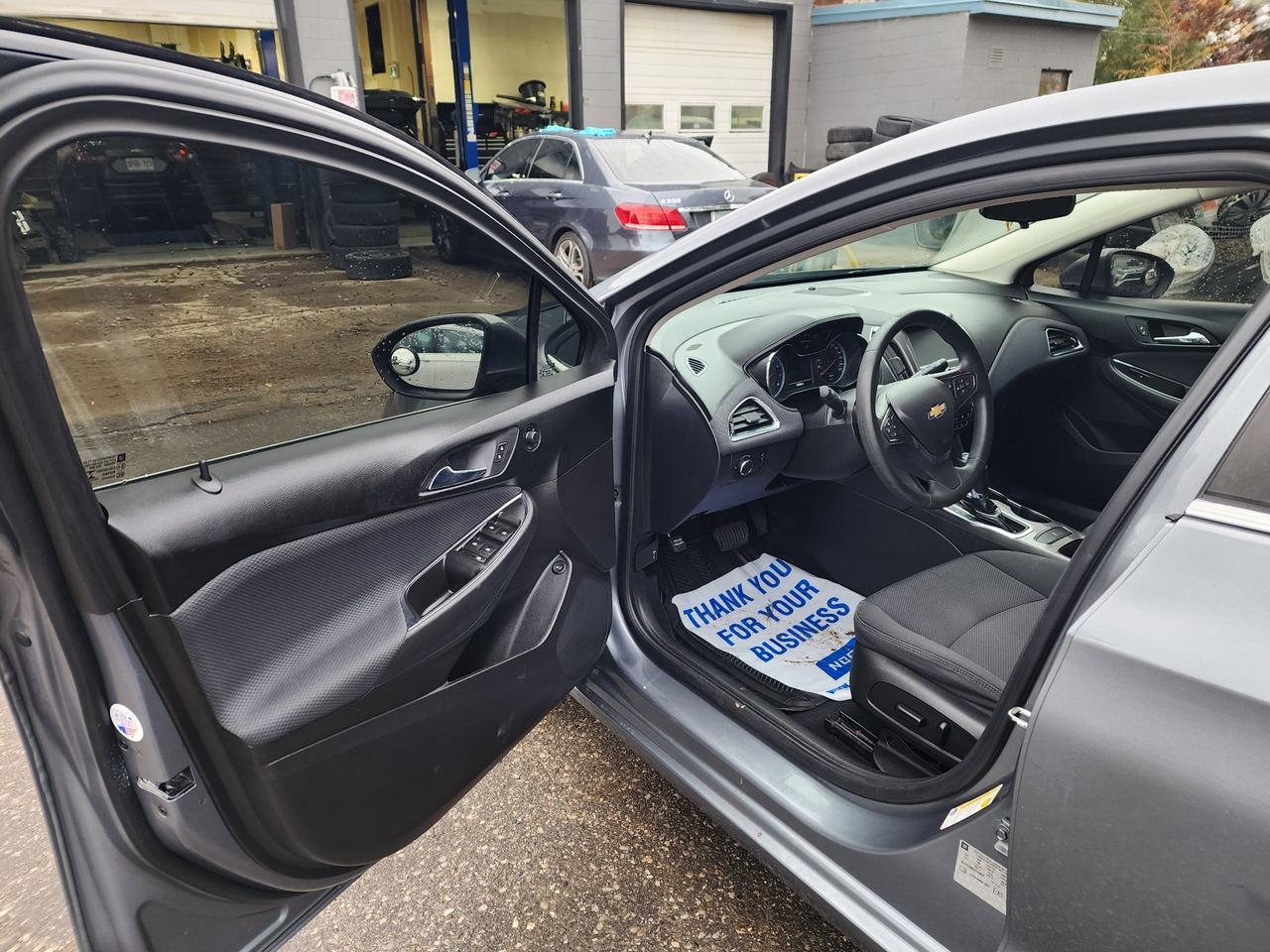 2018 Chevrolet Cruze LT l Clean Carfax l Low KMS l Reliable Photo