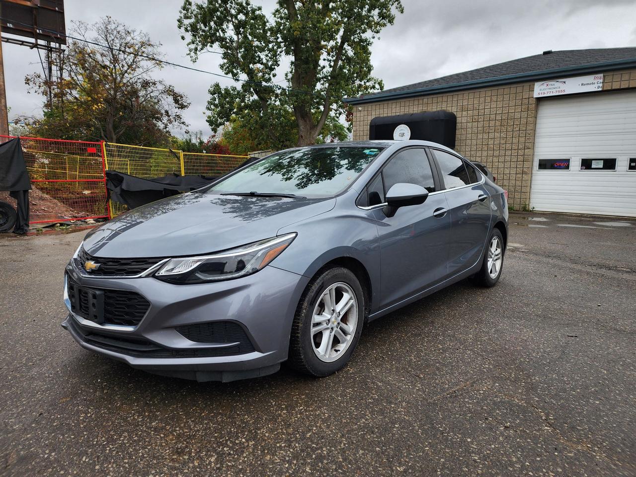 2018 Chevrolet Cruze LT l Clean Carfax l Low KMS l Reliable - Photo #1