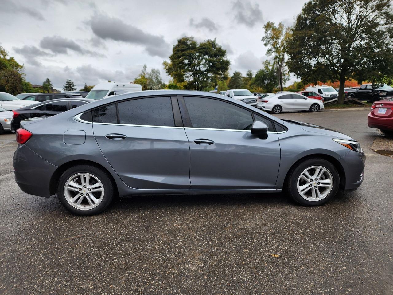 2018 Chevrolet Cruze LT l Clean Carfax l Low KMS l Reliable Photo4