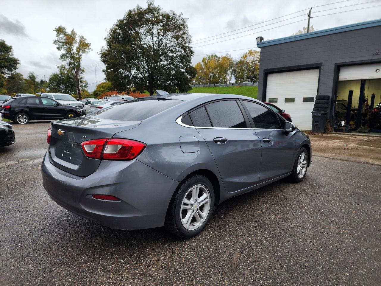 2018 Chevrolet Cruze LT l Clean Carfax l Low KMS l Reliable Photo